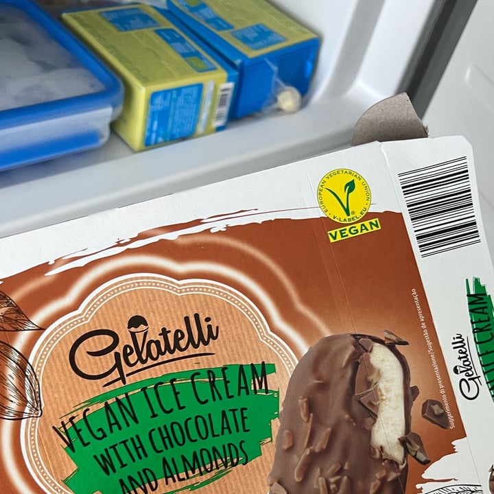 photo of Gelatelli Vegan Ice Cream with Chocolate and Almonds shared by @braindome on  14 Apr 2022 - review