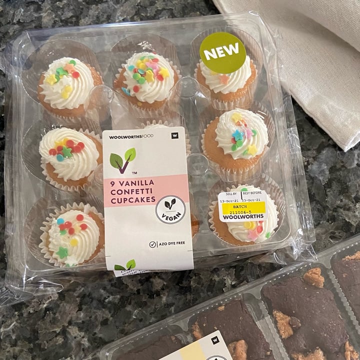photo of Woolworths Food 9 Vanilla Confetti Cupcakes shared by @sagittariuskitty on  19 Oct 2021 - review