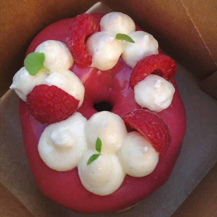 photo of Scoop 'n Dough Raspberry Donut shared by @larsam on  07 Aug 2020 - review
