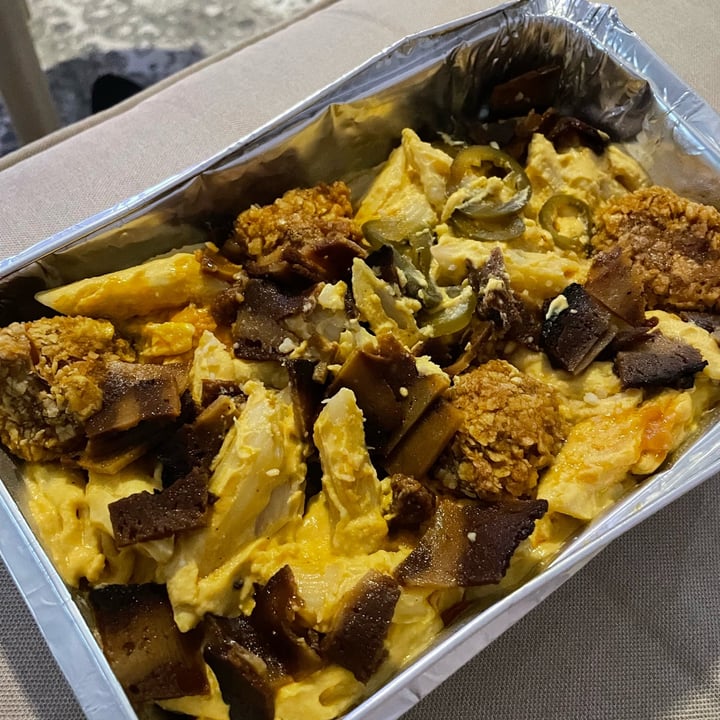 photo of Kaylee's Eatery Mac and cheese with cauli wings shared by @vahini on  04 Feb 2022 - review