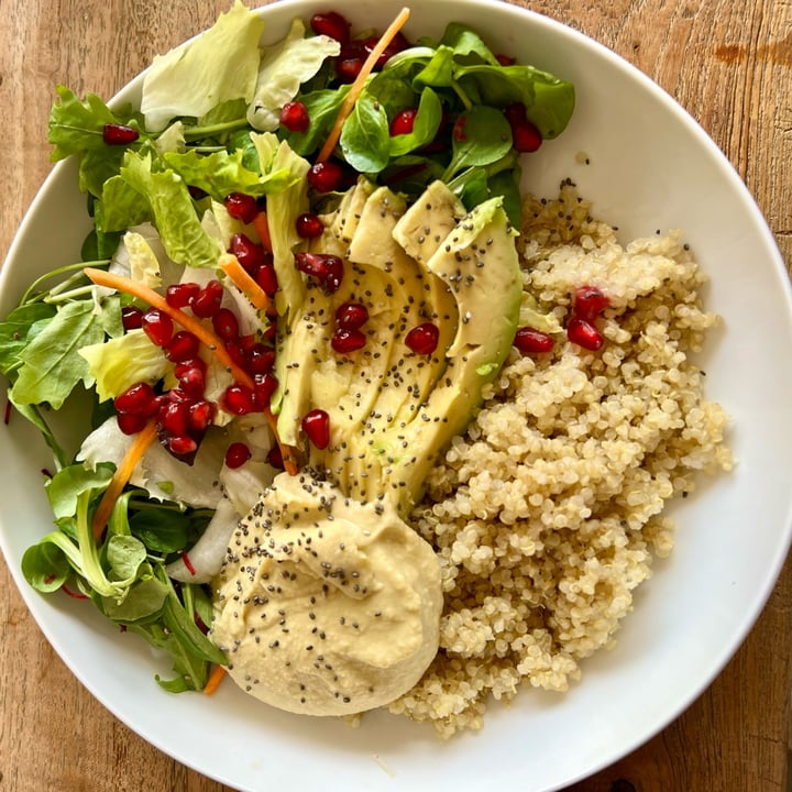 photo of Cafebar Rubi Quinoa Hummus Bowl shared by @petermil on  07 Oct 2021 - review