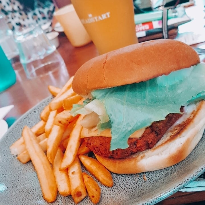 photo of Midway Tavern Vegan Burger shared by @hansandwich on  08 Feb 2021 - review