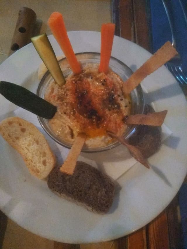 菜肴“Humus De Garbanzos”的照片