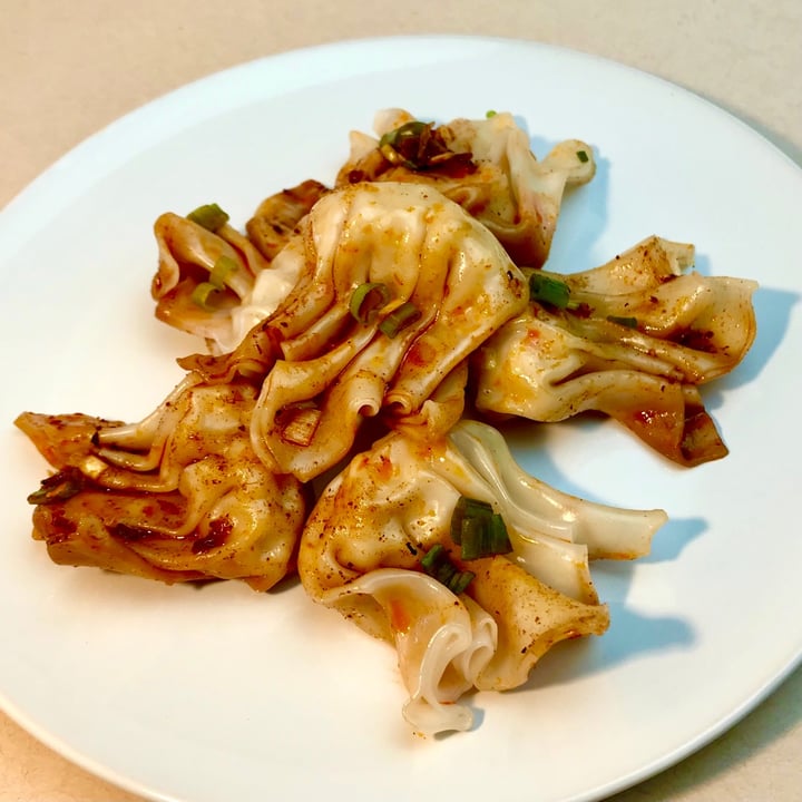 photo of Loving Hut Red Chili Wontons shared by @pdxveg on  24 Jun 2021 - review