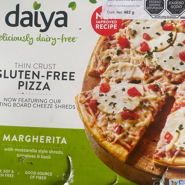 photo of Daiya Margherita Pizza shared by @joanaveganyogui on  01 Sep 2022 - review