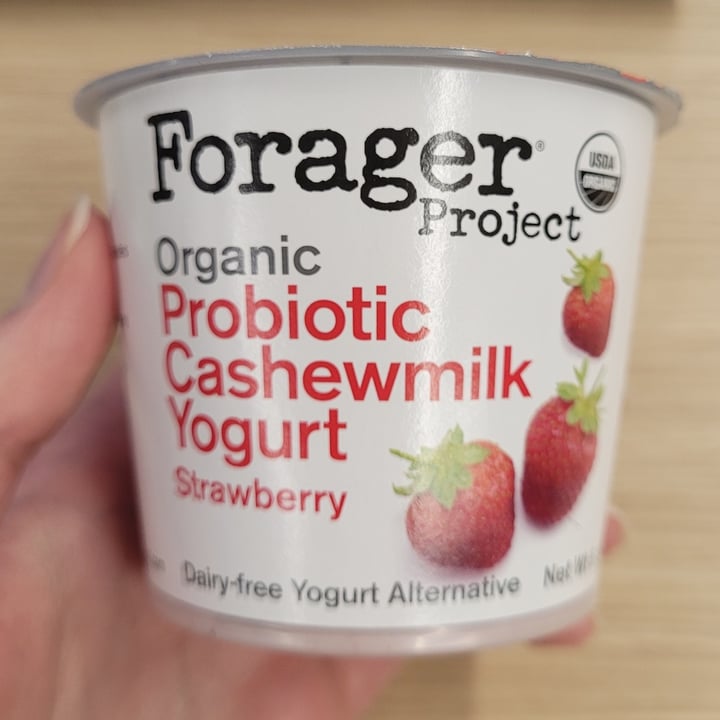 photo of Forager Project Probiotic cashewmilk yogurt strawberry shared by @yourfriendjen on  14 Dec 2022 - review