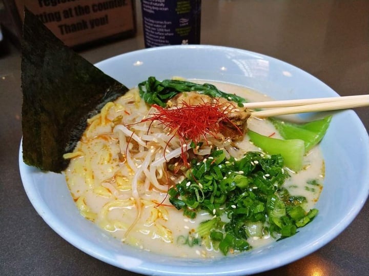 photo of Ramen Hood Cold Smoked Onion Ramen shared by @jaquelineruck on  08 Oct 2019 - review