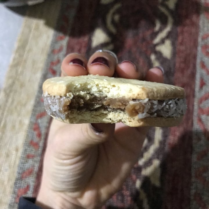 review photo of Felices Las Vacas Alfajor de maicena shared by @sofivarela1 on 18 Jun 2022 - review