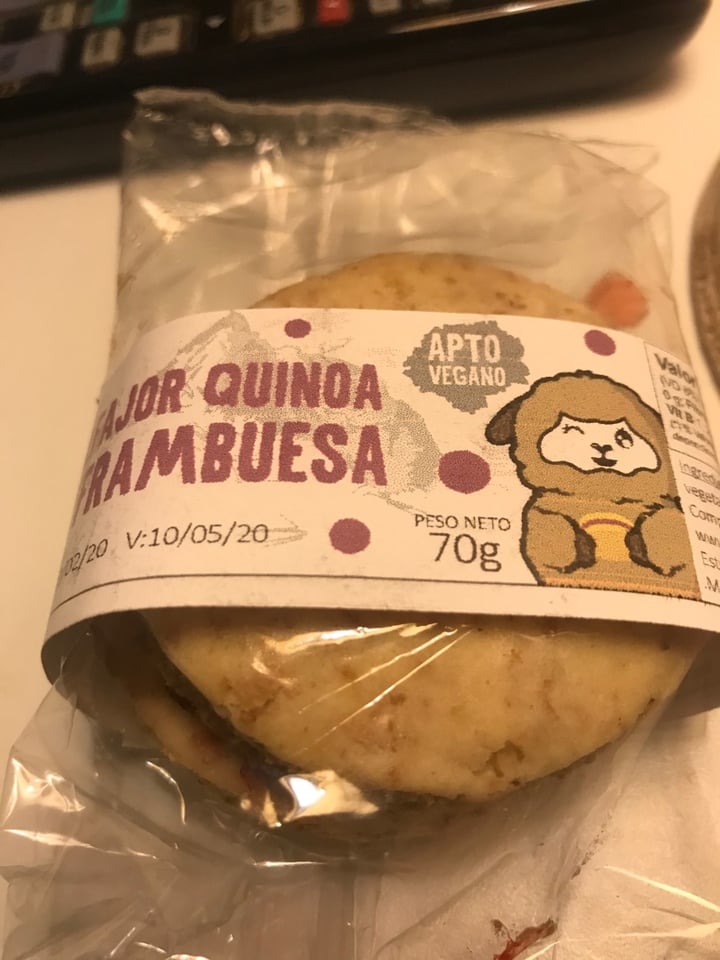 photo of Kiwicha Alfajor De Quinoa Y Frambuesa shared by @vickycampano on  04 Mar 2020 - review