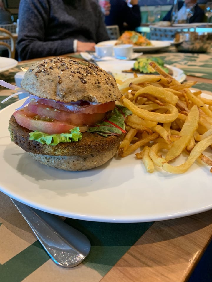 review photo of Restaurant Bidasoa Hamburguesa Vegana shared by @monimassaro on 03 Jul 2019 - review