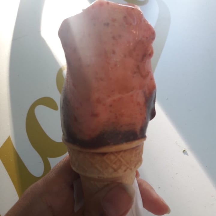 photo of Lucciano's Helado De Frutilla Y Naranja shared by @moli23 on  21 Jan 2021 - review