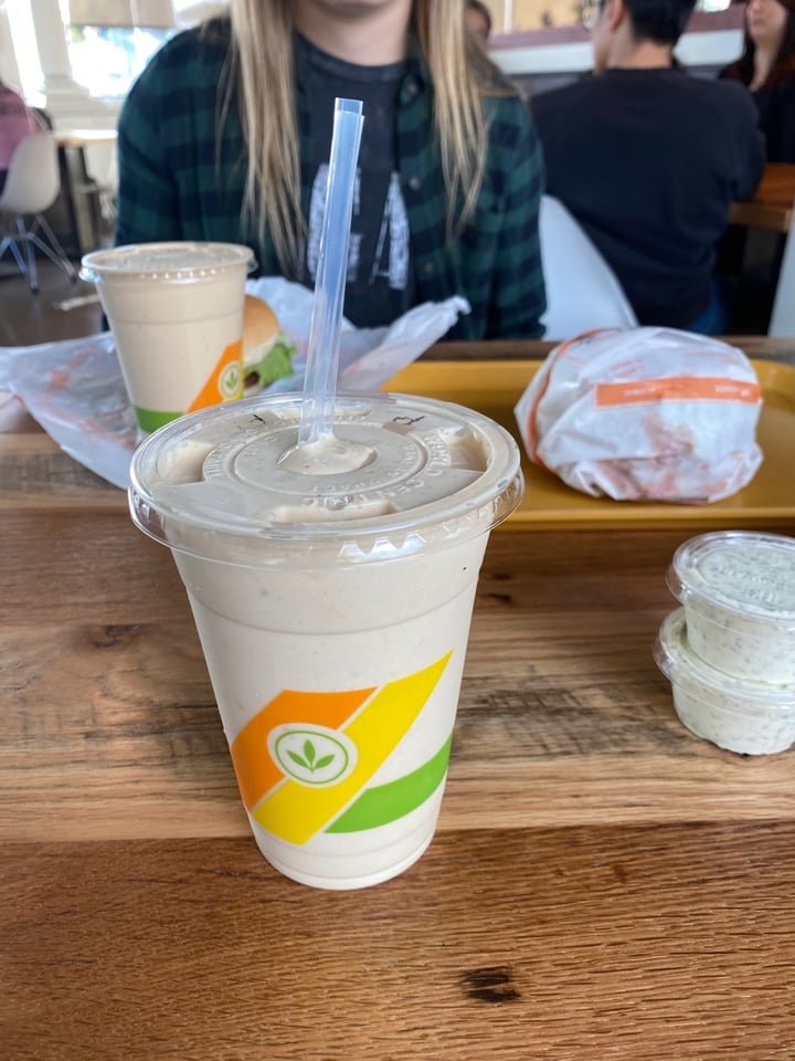 photo of Plant Power Fast Food Peanut Butter Milkshake shared by @karleyylist on  29 Dec 2019 - review
