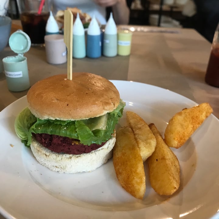 photo of Clay Café Wolwespruit Vegan Burger shared by @meganimal on  10 Oct 2021 - review