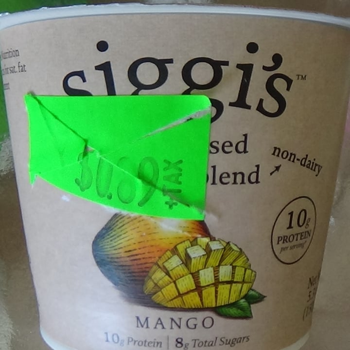 photo of siggi’s Plant Based Coconut Blend Yogurt Mango shared by @feelideal on  20 May 2021 - review