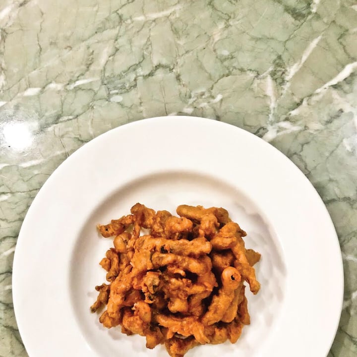 photo of Canton Paradise Crisp-fried Shimeji Mushroom in Fermented Bean Paste shared by @alettertovegans on  15 Aug 2019 - review