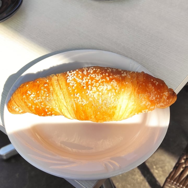 photo of Green Park Bar Brioche All'Albicocca shared by @claudietta84 on  17 Apr 2022 - review