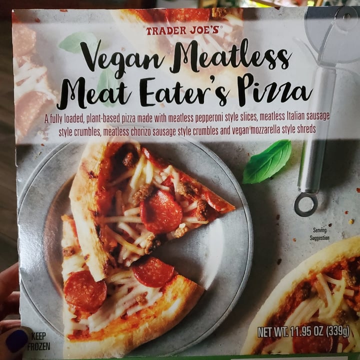 photo of Trader Joe's Vegan meatless meat eaters pizza shared by @puravida444 on  08 May 2022 - review