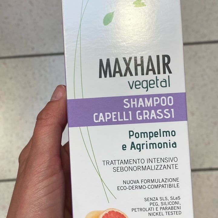 photo of Maxhair vegetal Shampoo capelli grassi shared by @daani on  21 Jun 2022 - review