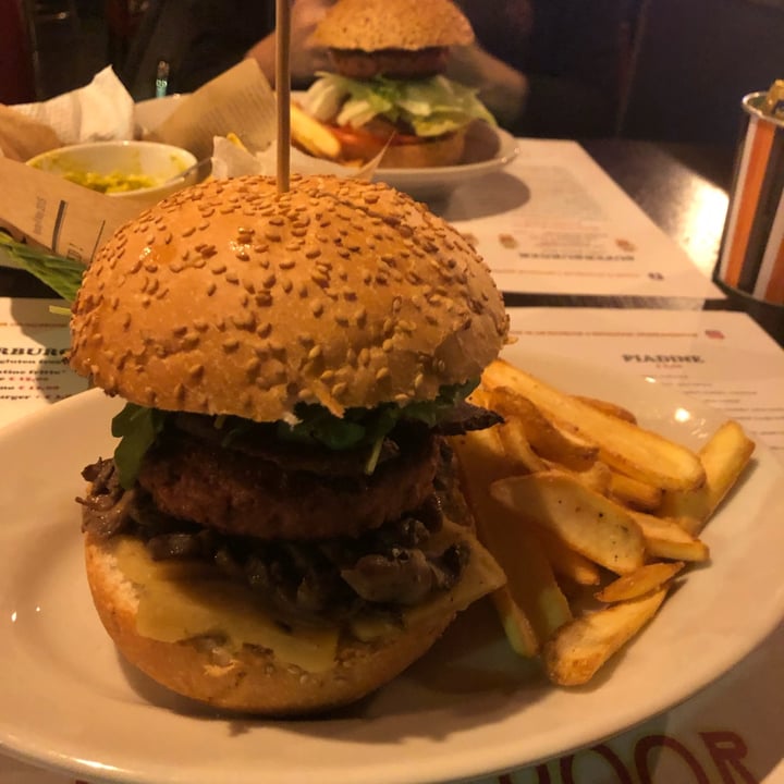 photo of Heaven Door Rock Pub Twisted sister Burger shared by @francesca89 on  03 Jan 2022 - review