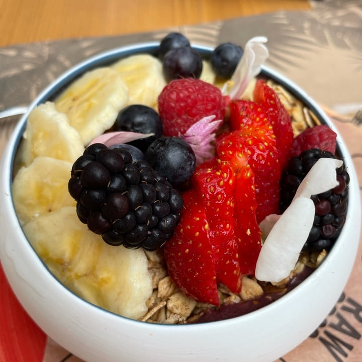 photo of Rawcoco Green Bar Valencia Açaí bowl shared by @kex on  18 Oct 2021 - review