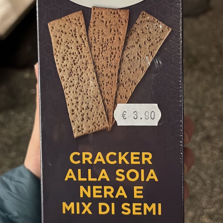 review photo of Power crumbs Crackers Alla Soia Nera E Mix Di Semi shared by @usmile16 on 01 Apr 2022 - review