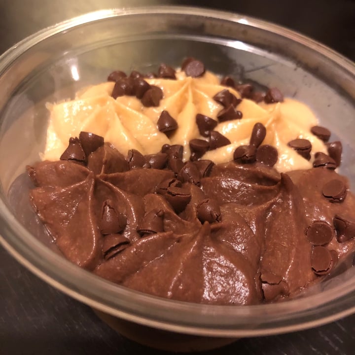 photo of Plant Pioneers 2 chocolate & salted caramel pots shared by @cloudnineberry on  29 Dec 2020 - review
