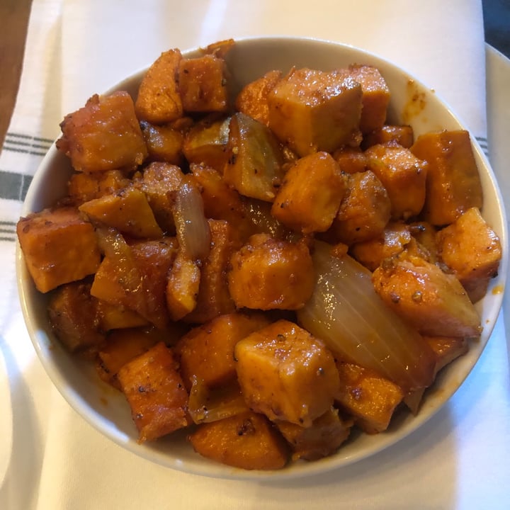 photo of DC Harvest Sweet potato hash shared by @bshavatt10 on  12 Nov 2020 - review