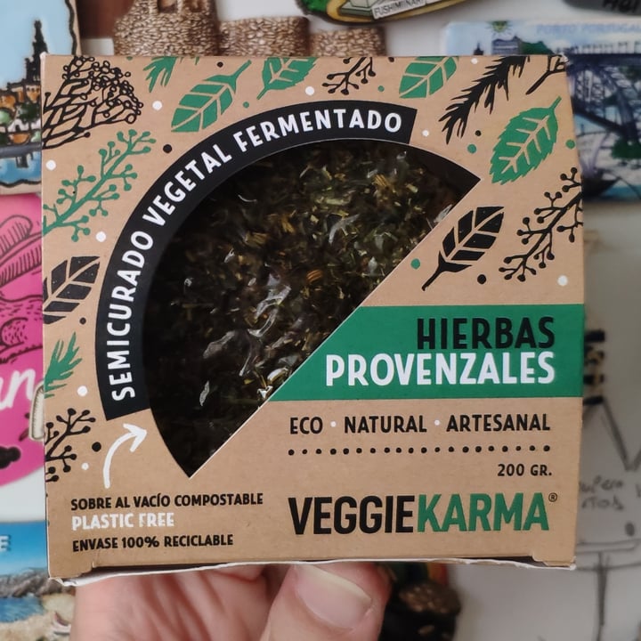 photo of Veggie Karma Queso Semicurado con Hierbas Provenzales shared by @nanoruru on  06 Jul 2022 - review