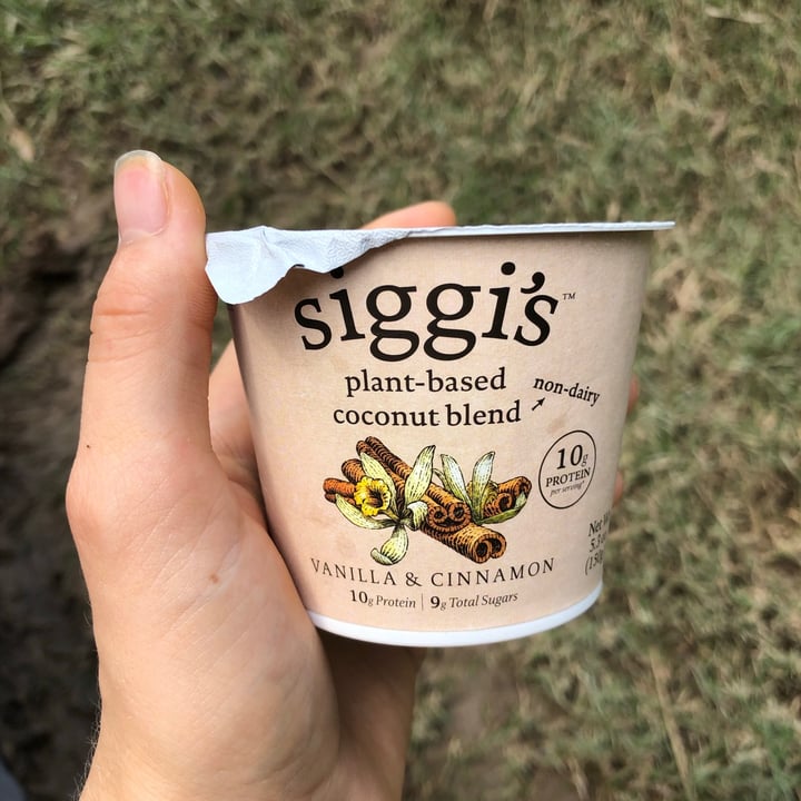 photo of siggi’s Siggis Vanilla & Cinnamon Coconut Yogurt shared by @mangogal on  27 Sep 2020 - review