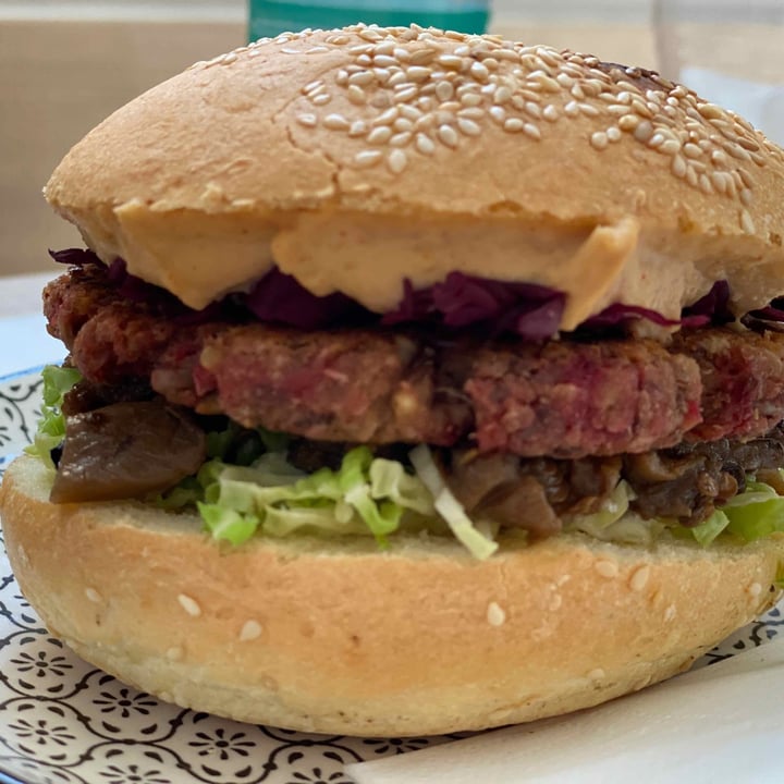 photo of Vegami Burger Van Gogh shared by @animalionline on  03 Sep 2022 - review