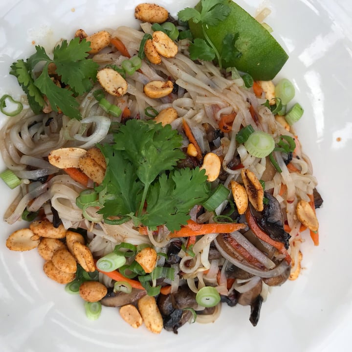 photo of The Noble Pig Vegan-ized pad thai shared by @plantori on  11 Jun 2019 - review