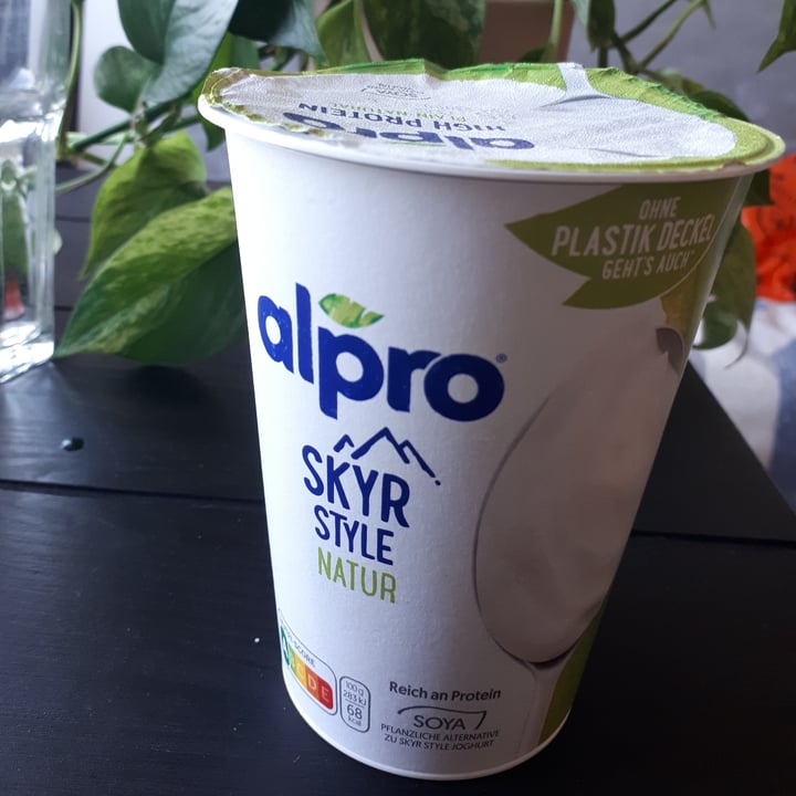 photo of Alpro Alpro Skyr Style Natur shared by @valeriaog on  26 Apr 2022 - review