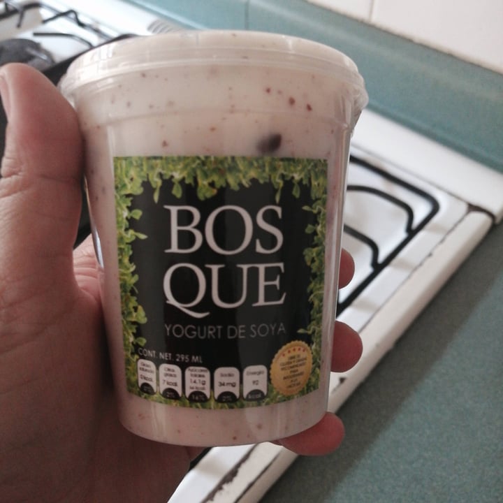 photo of Bosque Yogurt de soya sabor nuez shared by @lizmunoz7211 on  26 Apr 2021 - review