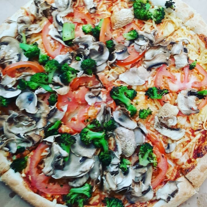 photo of Domino's Pizza Schweinfurt Vegan Pizza shared by @lulexfiolieen on  25 Apr 2020 - review