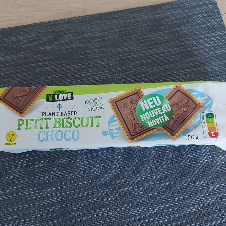 photo of Migros V-Love petit biscuits choco shared by @puky on  12 Jun 2022 - review