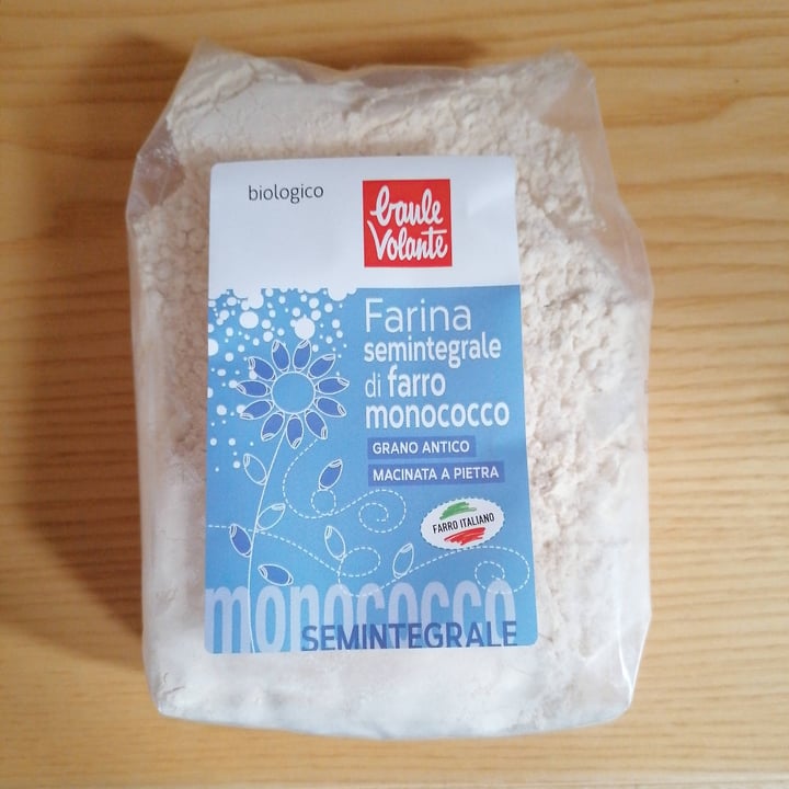 photo of Baule volante Farina semintegrale di farro monococco shared by @martasimone2010 on  30 Mar 2022 - review