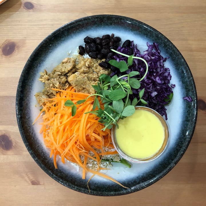 photo of 269 Vegan Perth Tempeh salad with hollandaise sauce shared by @drteetee on  09 Dec 2021 - review