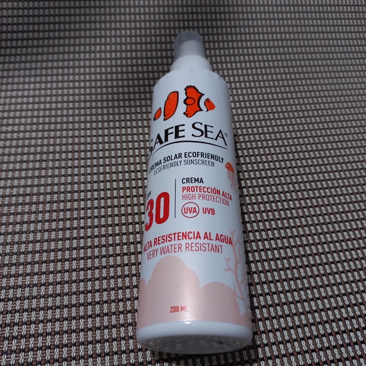 review photo of Safe Sea Crema solar SPF 30 shared by @ixb on 20 Jun 2022 - review