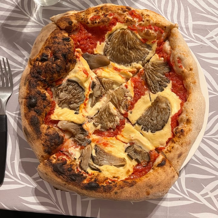 photo of PONY PIZZA Belgrano Pizza Fungi shared by @canica on  01 Aug 2022 - review