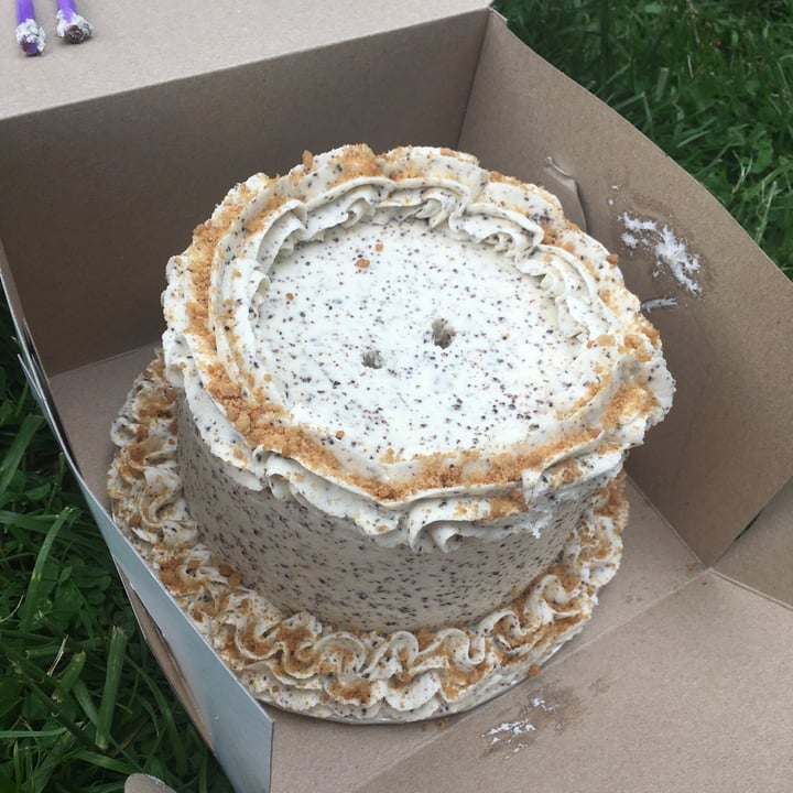 photo of Bloomer's Cookies & Cream cake shared by @sara18 on  06 Jun 2021 - review