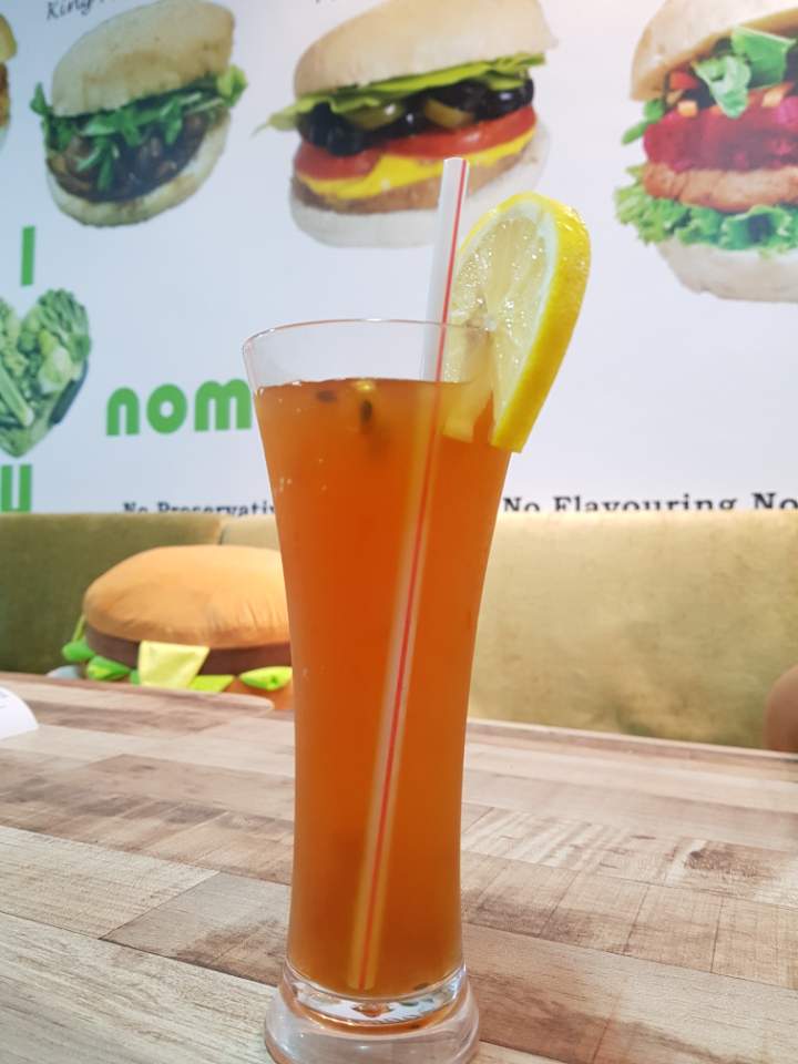 photo of nomVnom Bistro Fresh Lemon Passion Fruit Tea shared by @hana on  10 Mar 2018 - review