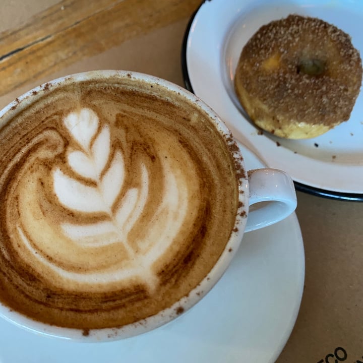 photo of OL'DAYS Coffee and Deli Latte Con Leche De Almendras shared by @givargas on  27 Apr 2021 - review