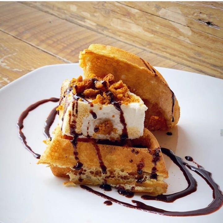 review photo of Maya's Cookies Postre shared by @julietareyes on 28 May 2020 - review