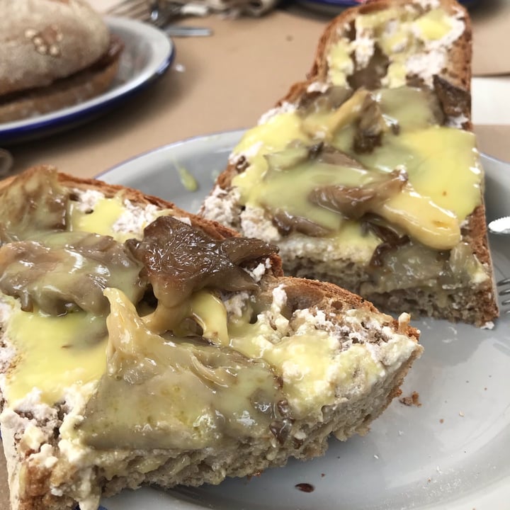 review photo of La Casita Desayunos y Pinchos Tosta de Setas Con Queso Crema Y Queso shared by @iciarwallace on 02 Jul 2021 - review