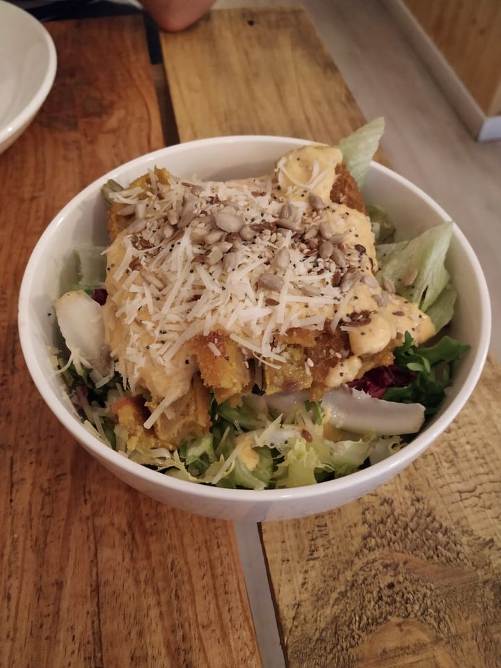 photo of Masa madre vegan food ensalada cesár shared by @mariafortheanimals on  14 Jul 2019 - review