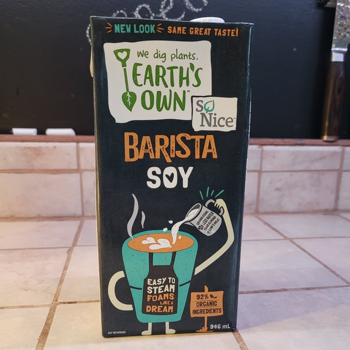 photo of Earths own organic Barista Soy shared by @luizfuko on  03 Dec 2021 - review