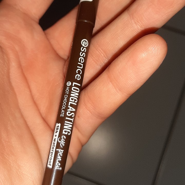 review photo of Essence Cosmetics Long Lasting Eye Pencil shared by @sofiabianco on 16 Jan 2022 - review
