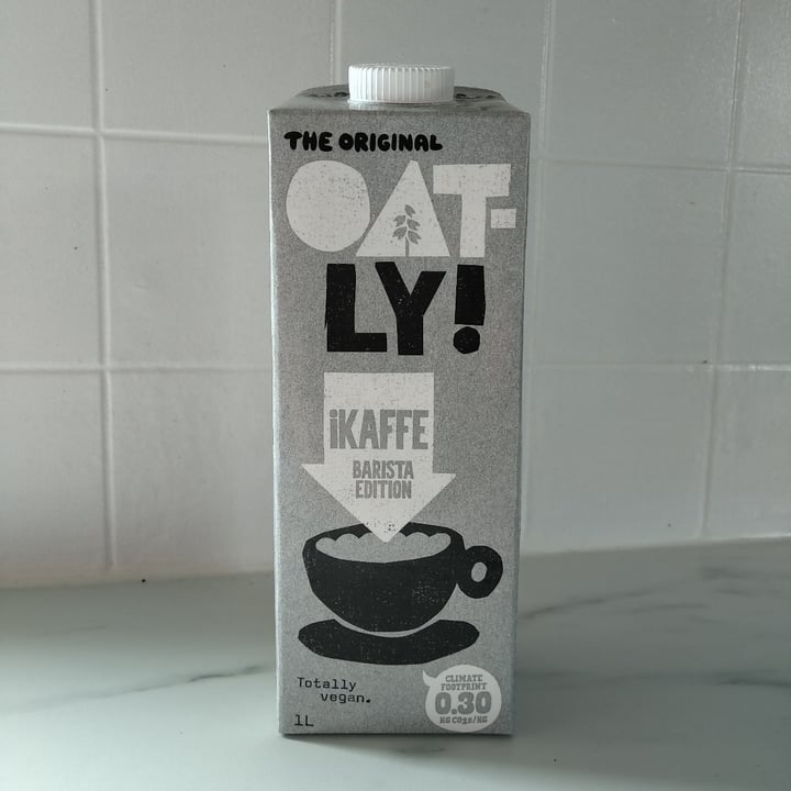 photo of Oatly Oat Drink Barista Edition  shared by @veganiceland on  13 May 2022 - review
