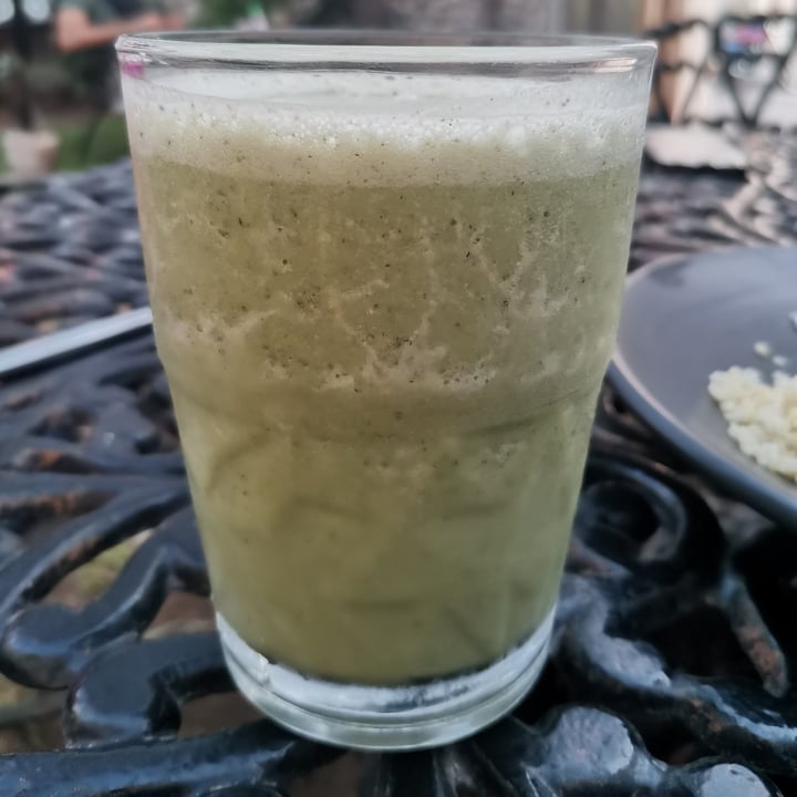 review photo of Le Kaat Smoothie De Plátano Con Espinaca shared by @angyzam on 28 Apr 2022 - review