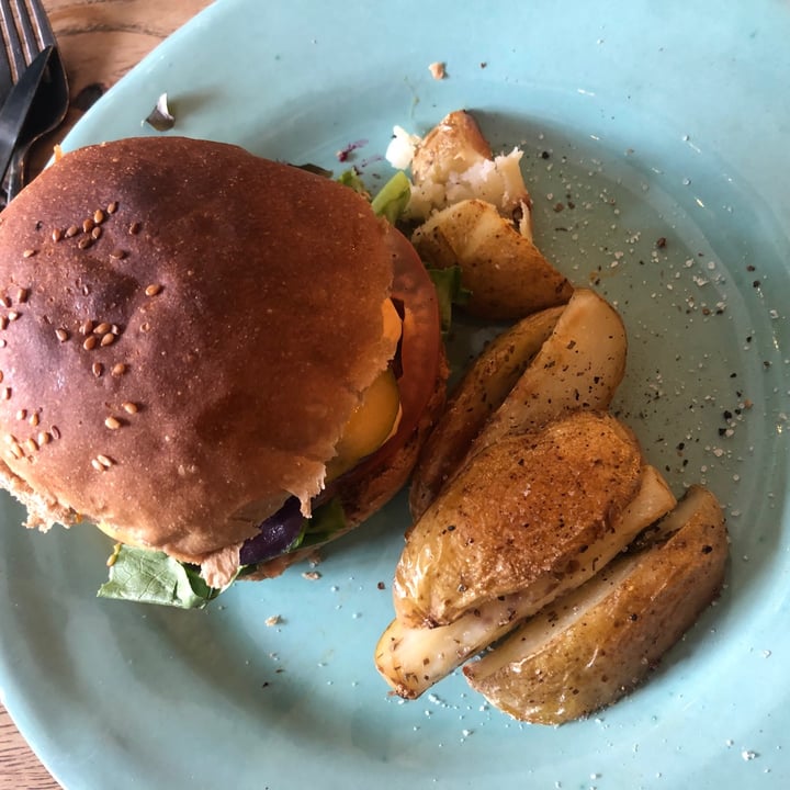 photo of Lexi's Healthy Eatery Beyond Burger shared by @dominickara on  05 Oct 2020 - review